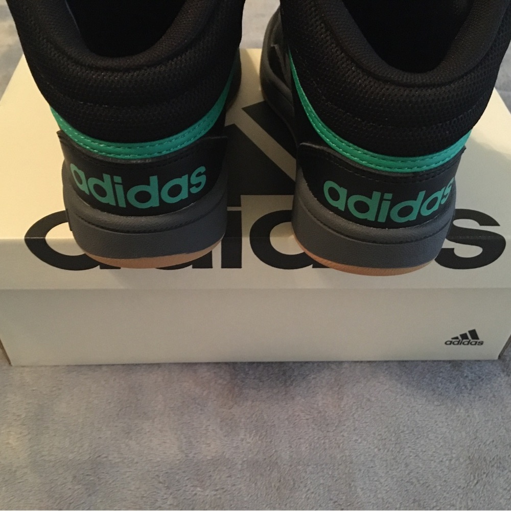 Adidas - Picture 5 of 7